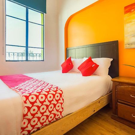 Oyo Hotel Hare Krishna Monterrey Exterior photo